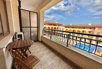 taras, stolik, krzesła