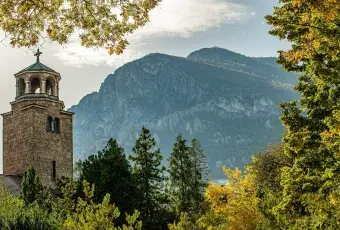 Klasztor i góry