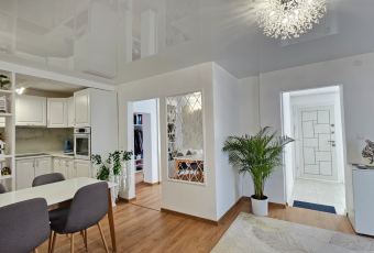 Dom po kapitalnym remoncie z garażem - salon