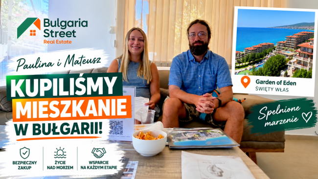 Kobieta i mężczyzna przy stole w biurze