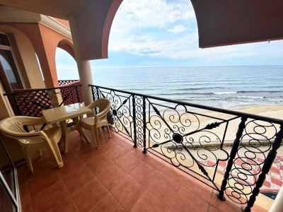 Widok na morze z tarasu