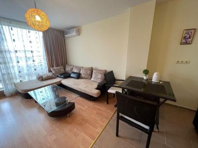 sofa, stolik kawowy,stół obiadowy, krzesła 
