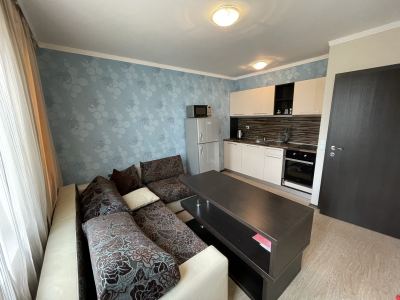 aneks kuchenny, stolik, sofa