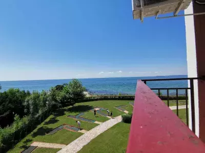 Widok na morze z tarasu mieszkania w Privilige Fort
