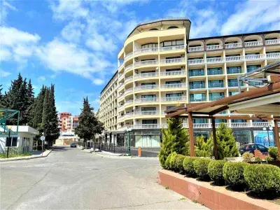 Fasada kompleksu Miramar palace
