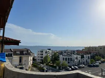 Widok na morze z tarasu