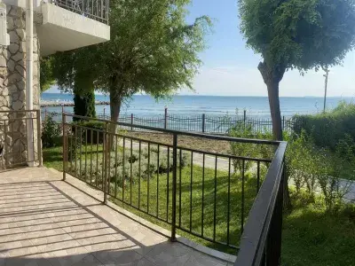 Widok na morze z tarasu