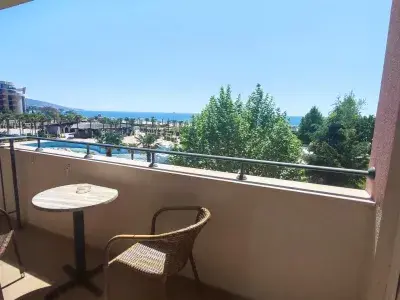 Dwupokojowe mieszkanie przy pierwszej linii brzegowej