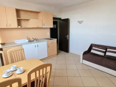 Dwupokojowe mieszkanie w kompleksie Sunset Beach 4