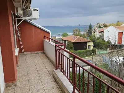 Green Fort | Dwupokojowe mieszkanie z widokiem na morze