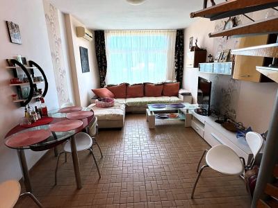 Global Ville | Dwupokojowy, dwupoziomowy apartament nad morzem w Słonecznym Brzegu