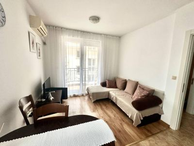 Melia 10 | Dwupokojowy apartament w zadbanym kompleksie z basenem w Rawdzie