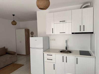 Grand Villa | Dwupokojowe mieszkanie w Świętym Własie po remoncie z widokiem na morze
