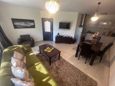 Bay View Villas | Trzypokojowy apartament po remoncie w townhouse nad morzem