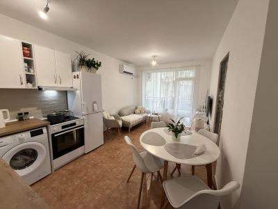 widok na salon i kuchnie 