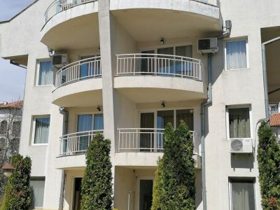 Apartament dwupokojowy z prywatnym ogródkiem w Świętym Własie