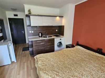 widok na pokój i kuchnie