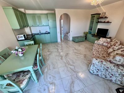 widok na salon i kuchnie