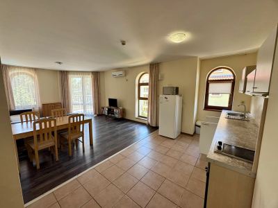 widok na salon i kuchnie