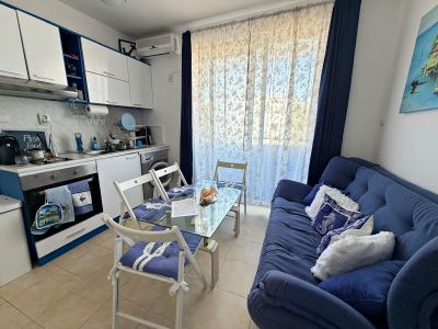 widok na salon i aneks kuchenny