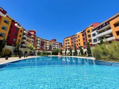 Basen kompleksu Marina Cape w Aheloy