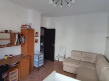 Humor blokowanie w pokoju dziennym