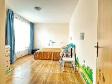 2 sypialnia z łóżkiem