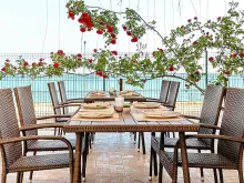 Restauracja z widokiem na morze