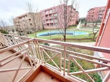 Widok z tarasu na basen