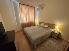 Łóżko w pierwszej sypialni