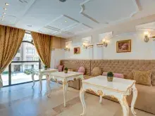 Sofa i stoliki