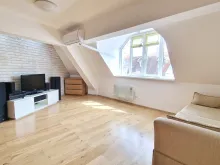 Telewizor i szafa