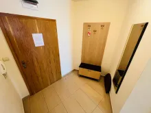 Przedpokój z lustrem