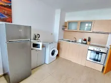 Aneks kuchenny z pralką i lodówką