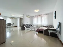 Sofa i Stolik