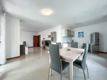 Pokój dzienny z meblami