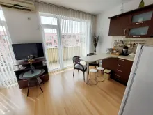 telewizor i stolik