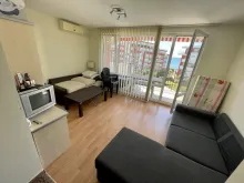 Sofa i Stolik w pokoju dziennym