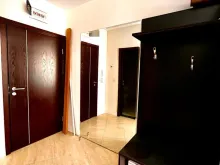 szafka w przedpokoju