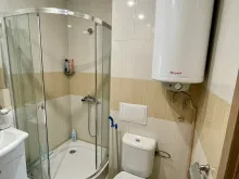 Kabina prysznicowa toaleta i boiler