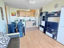 segment pokojowy, sofa rozkładana, stół obiadowy, krzesła