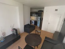 stolik, krzesła, sofa