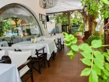 Stoliki w restauracji
