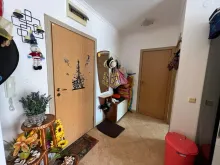 przedpokój, kwiaty, stoliki