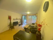 stół obiadowy, krzesła, ława, sofa rozkładana