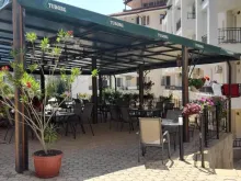 stoliki w restauracji