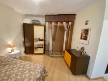 szafa, stolik pod lampke nocną