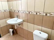 Umywalka i toaleta