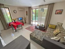sofa, stół, telewizor
