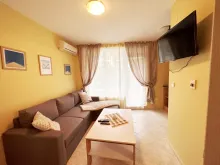 sofa, stolik, telewizor